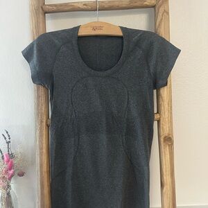 Lululemon Athletica Gray Fitted Cap Sleeve Muscle Tee